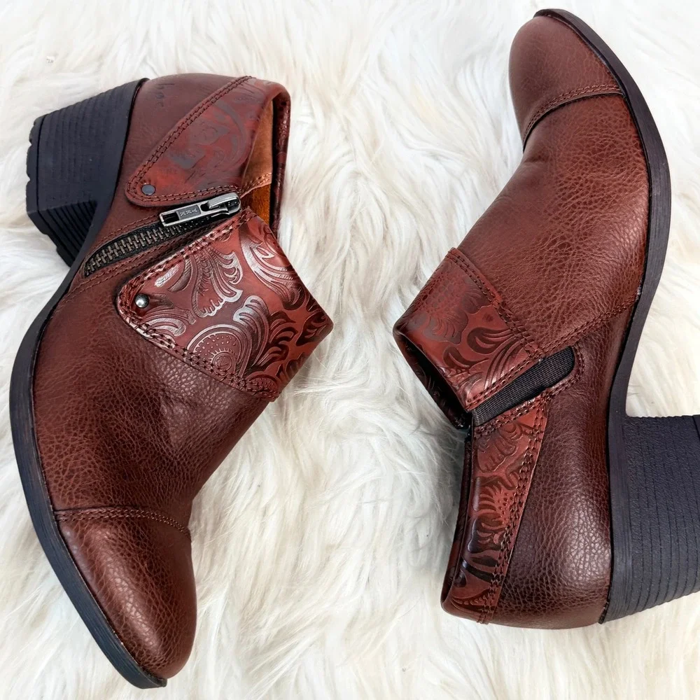 B.O.C. Cate Brown Floral Embossed Ankle Booties Shooties Z47306 Size 6.5M